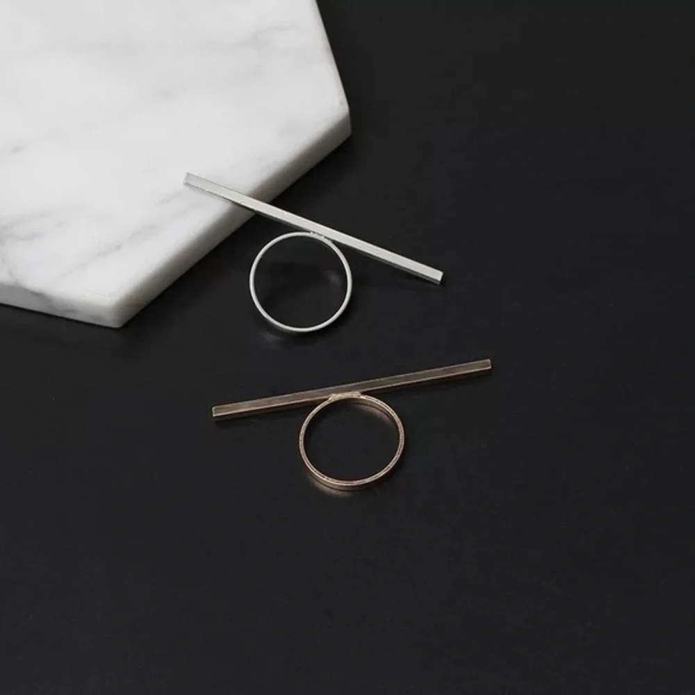 3/$30 💛🤍 Metal Bar Ring